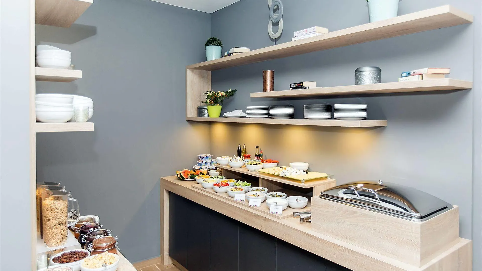 Roombach Hotel Budapest Center 3*,
